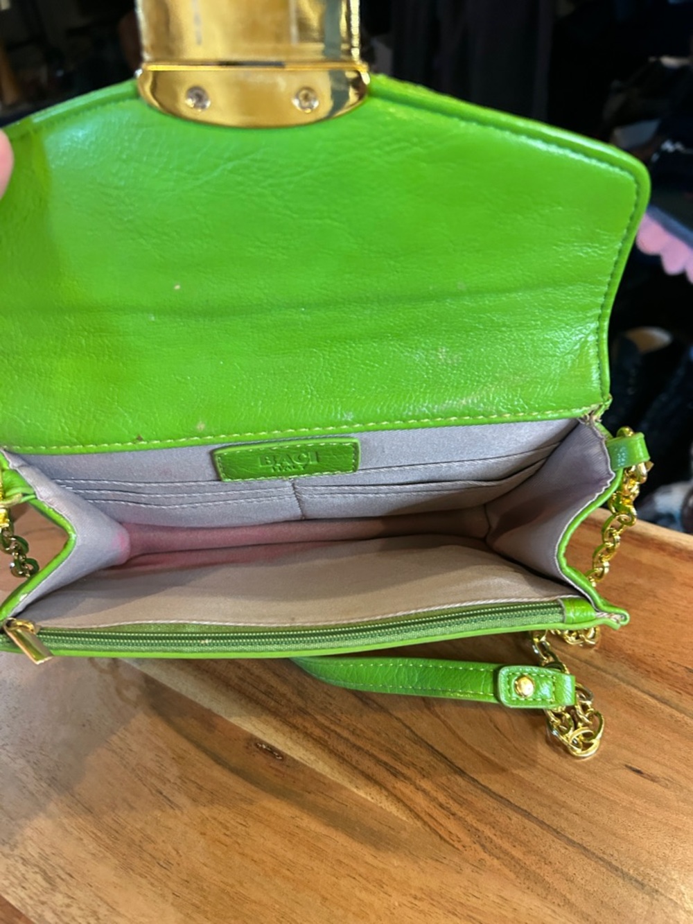Vintage Baci Green Leather Crossbody Bag with Gold Hardware - Picture 5 of 9